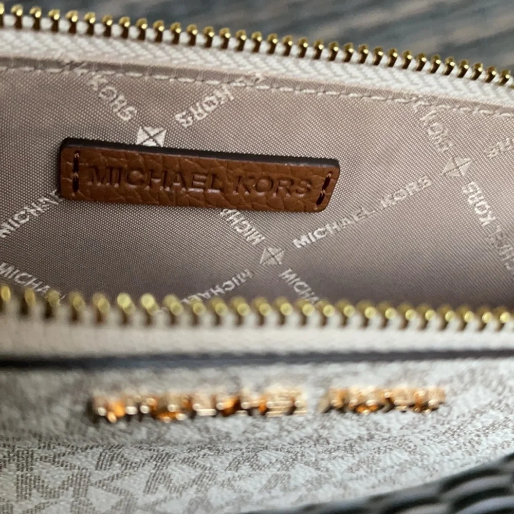 Michael Kors Jet Set Travel Large Top Zip Signature Wristlet Clutch - Picture 10 of 16